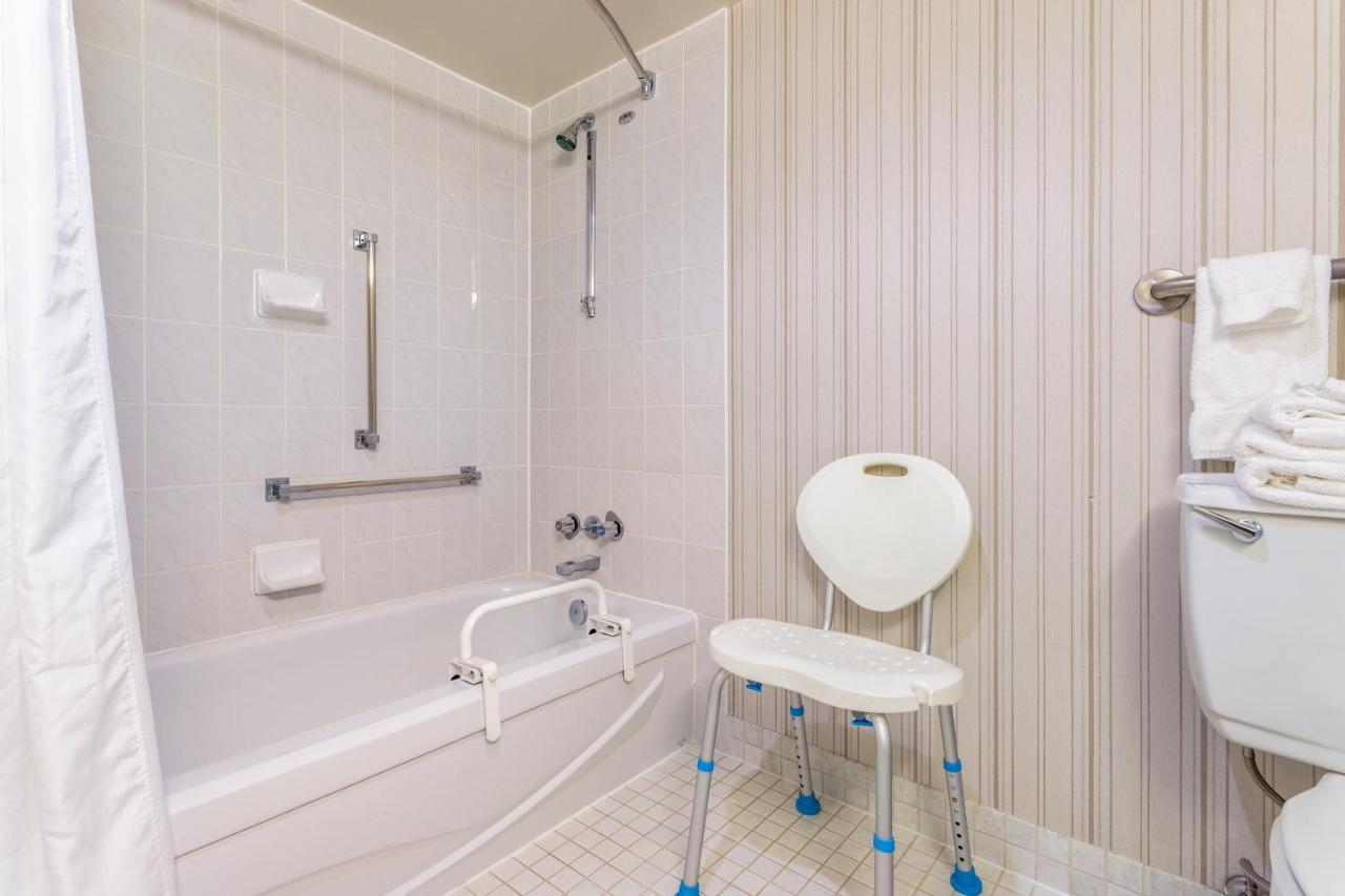 Ramada By Wyndham Northern Grand & Conference Centre Fort St. John